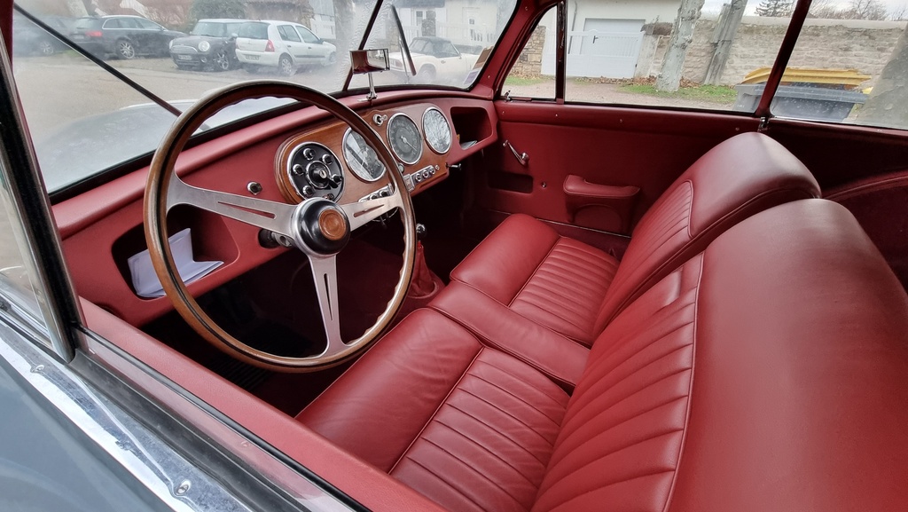 Aston Martin DB2 Vantage