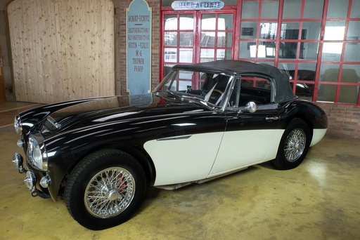 AUSTIN HEALEY BJ8