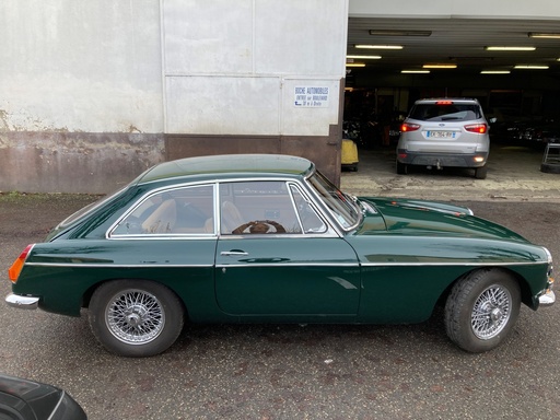 MG B GT
