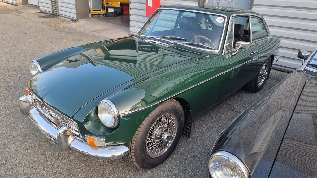 MG B GT