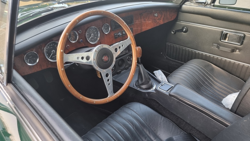 MG B GT