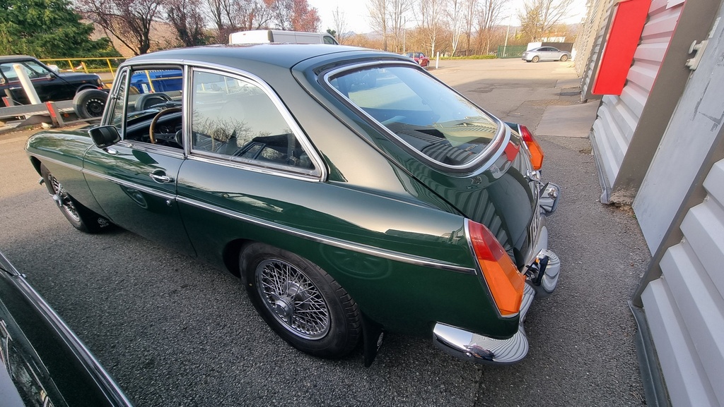 MG B GT
