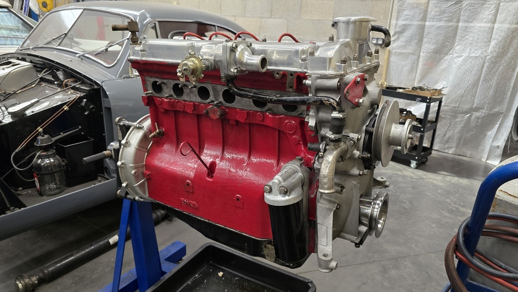 ASTON MARTIN DB2 VANTAGE