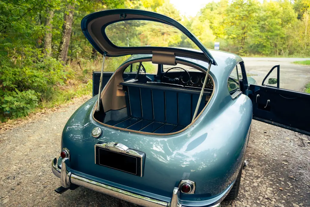 Aston Martin DB2 4 (Sans Grain)-77.webp