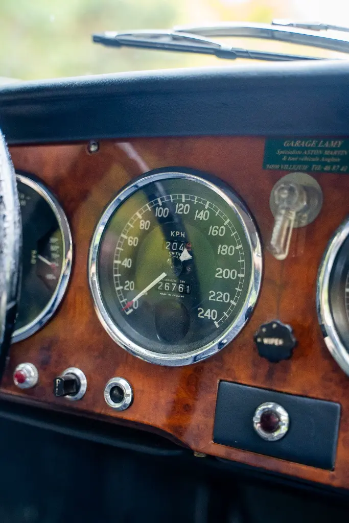 Aston Martin DB2 4 (Sans Grain)-80.webp