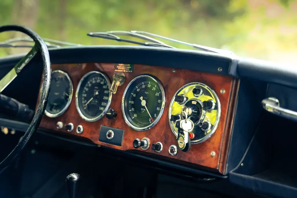 Aston Martin DB2 4 (Sans Grain)-78.webp