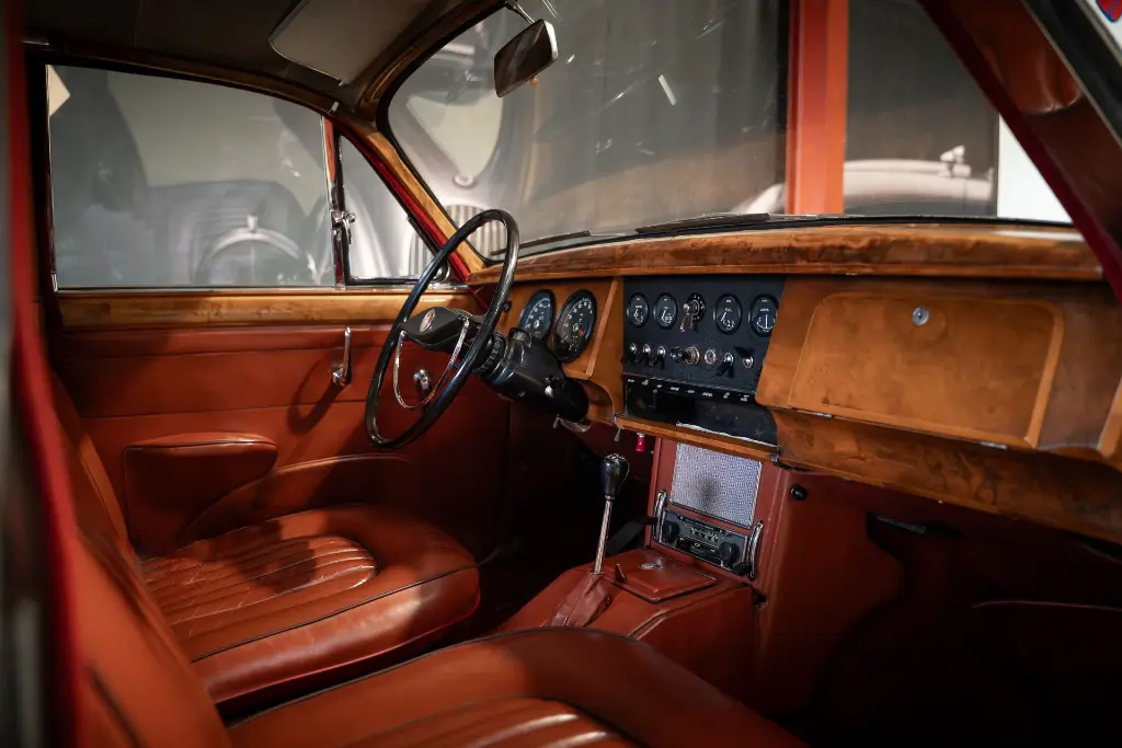 Jaguar MK2 - Boche Auto-15.webp