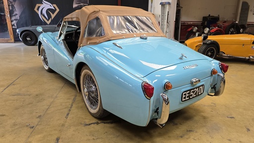 TRIUMPH TR3