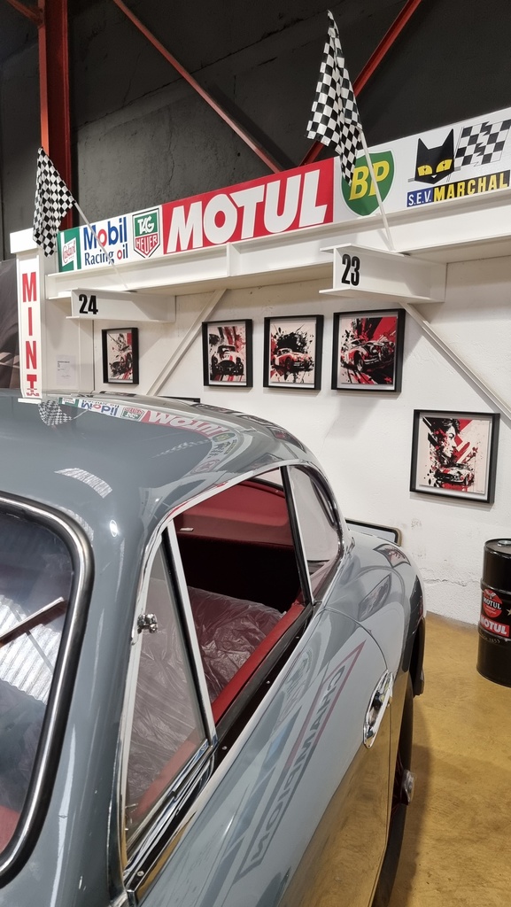 Moteur 6 cylindres 2600cc carburateurs SU HV6 — Aston Martin DB2 Vantage 1953 gris souris chassis LML50343 — Boche Automobiles