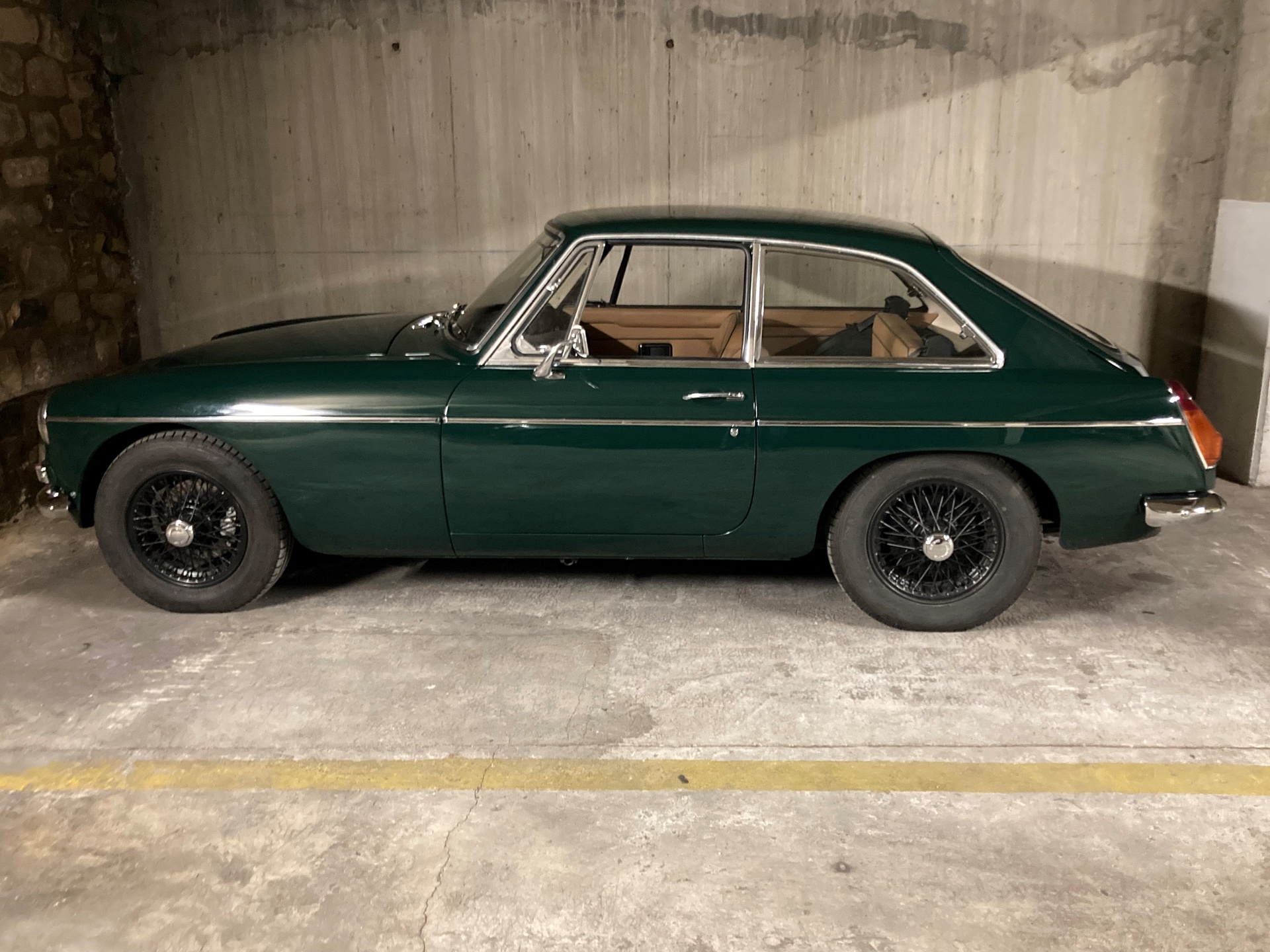 MG B GT