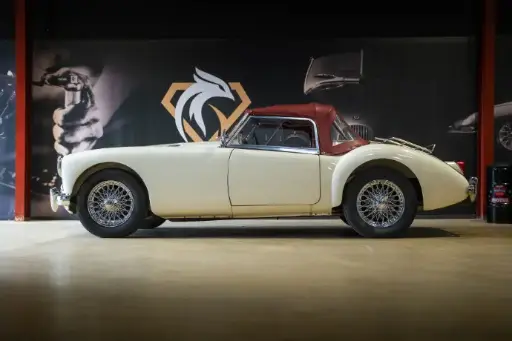 [JW52683] MG A